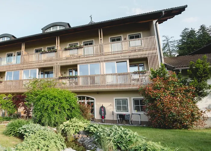 Langwies Genussherberge Szálloda 4*